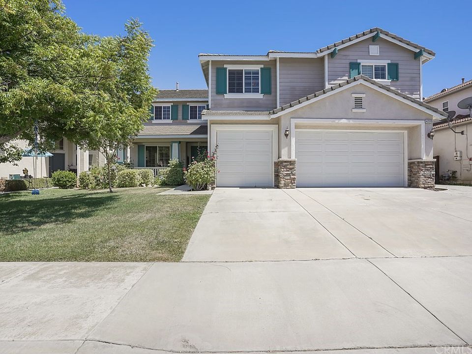 1st image of 42115 Alexandra Dr