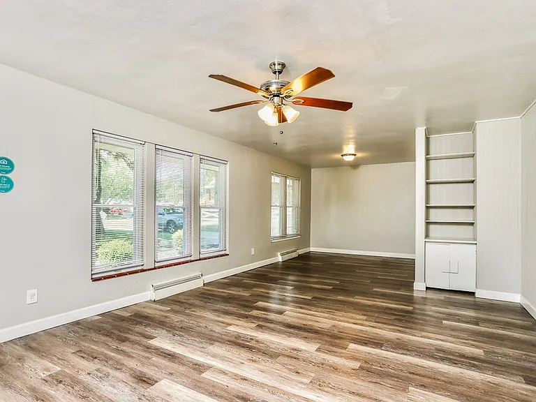 1545 Washington St — Photo 4