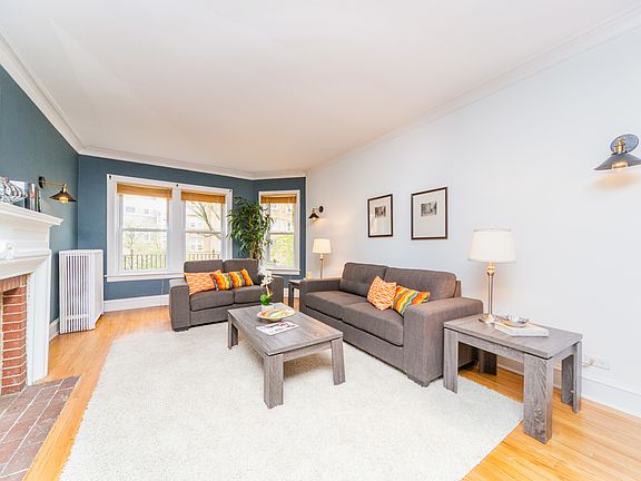 4th image of 2044 W Arthur Ave APT 1W