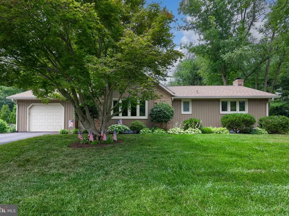 2830 Countryside Dr, Lancaster, PA 17601