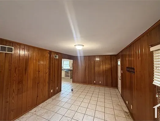 2113 Highland Ct — Photo 6