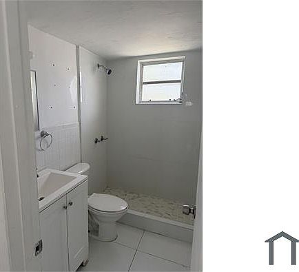 2nd image of 2701 SW 27th Ct #303