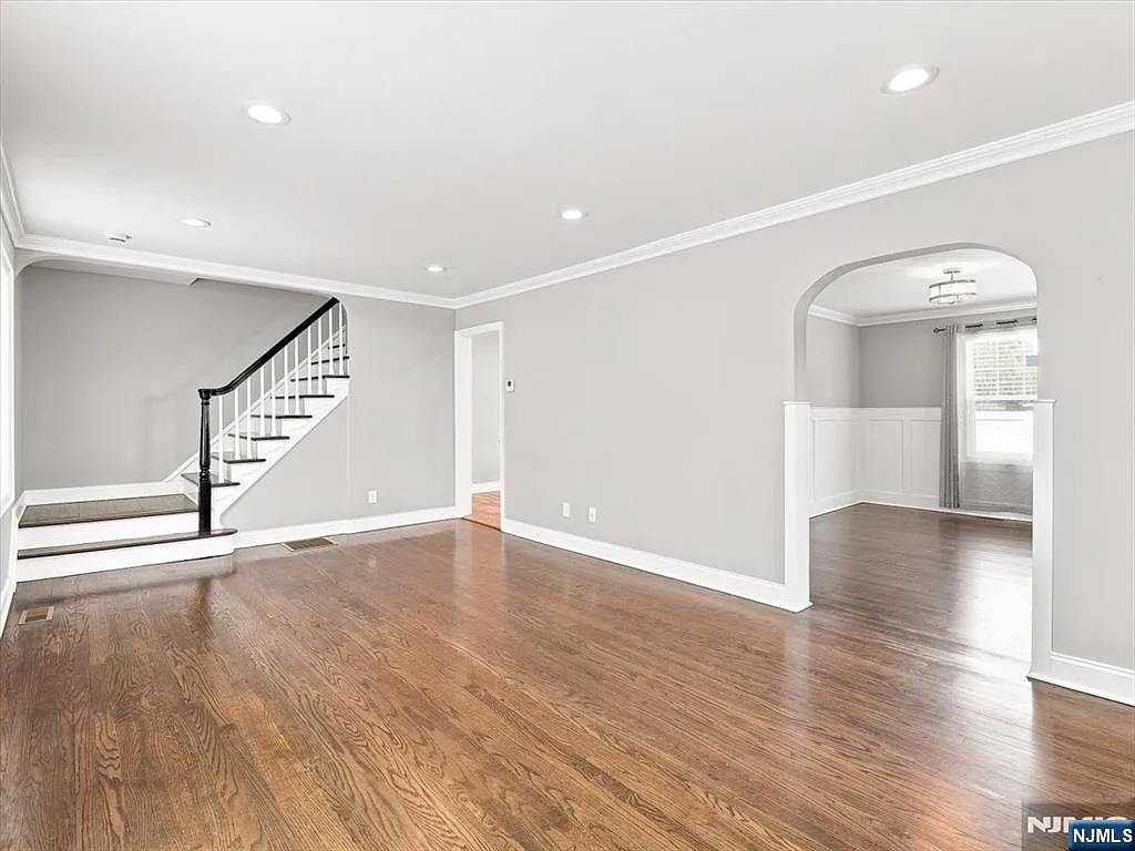 4 bed, 2.0 bath, $4,450 — Photo 3