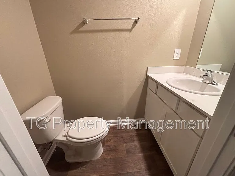 903 Rivertree Pl — Photo 12