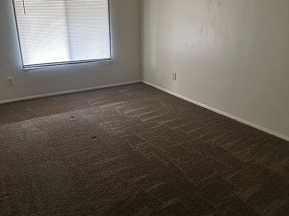 3rd image of 912 Feather Dr Unit B