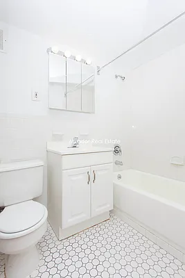 Rented by Mirador Real Estate | media 7