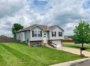 612 SW Brome Dr, Grain Valley, MO 64029