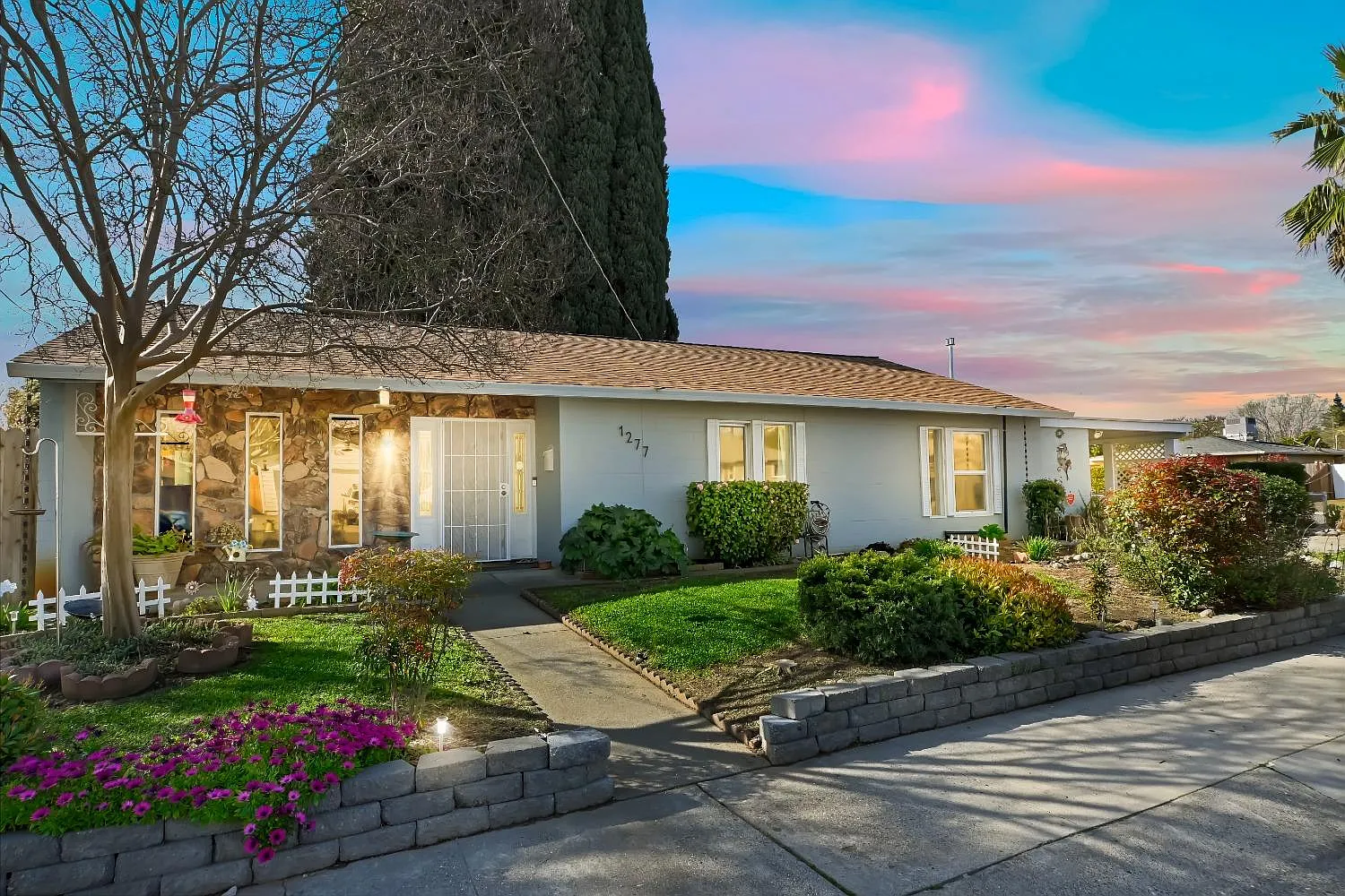 1277 Rosemary Ln photo 1