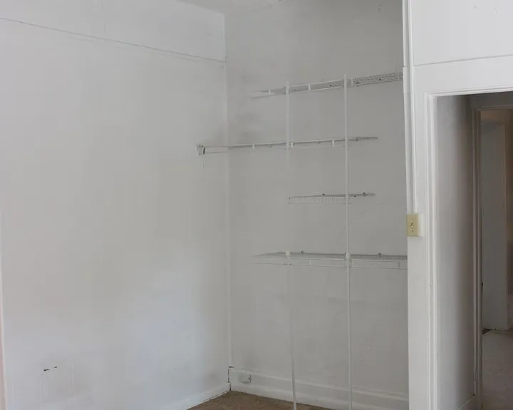 Comfortable Old Home converted into Apartments — Photo 17