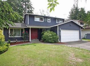 8825 SE 36th St, Mercer Island, WA 98040
