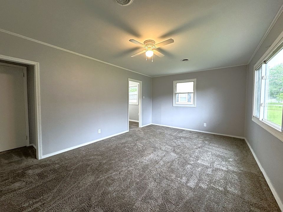 2nd image of 1012 Bel Aire Dr