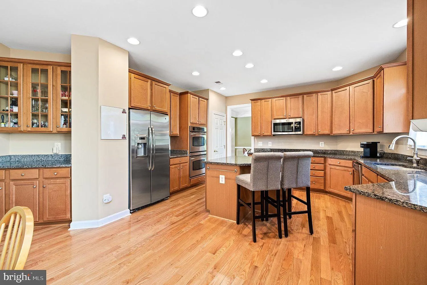 4 bed, 3133 sqft, $4,500 — Photo 2