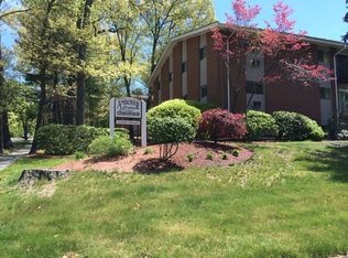 10 Longwood Dr APT 7, Andover, MA 01810