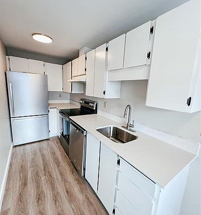 Photos of a similar unit.