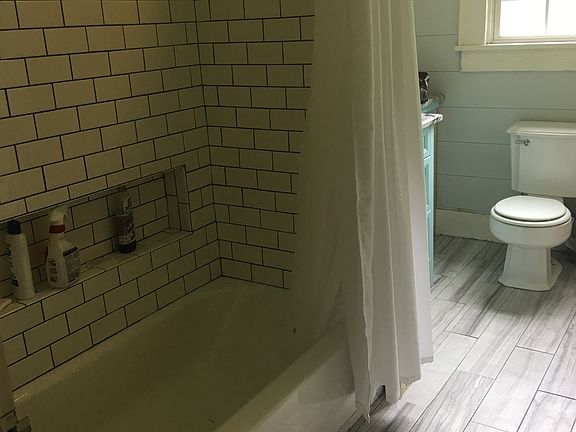 5th image of 2630 Columbia Road 15