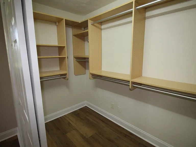 2349 Custom Cir — Photo 27