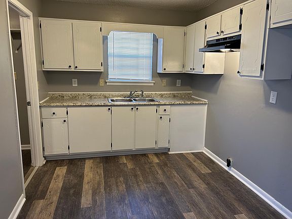 4th image of 4636 Chartres Ln