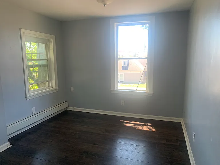 208 N Linn St — Photo 9