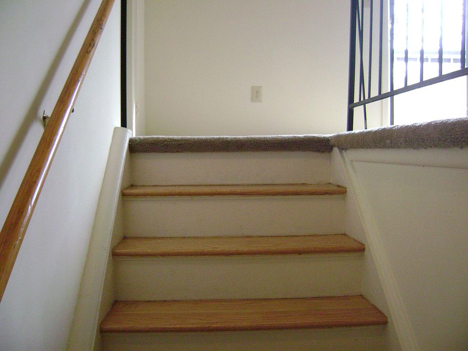 1st image of 1411 Knollwood Dr