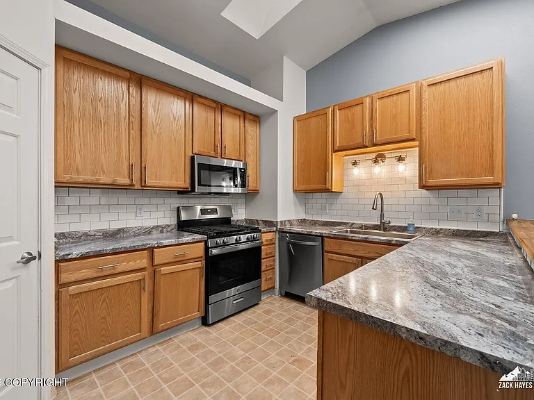 635 Pearl Dr — Photo 16
