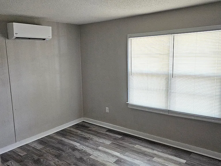 324 Rogers St — Photo 9
