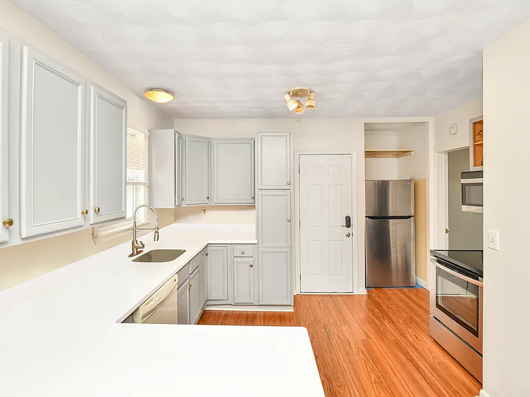 28 Radcliffe Ave #1 — Photo 3