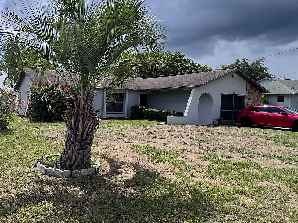 1332 Bentley Ave