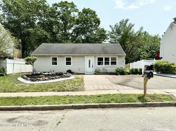 23 Longboat Ave, Barnegat, NJ 08005
