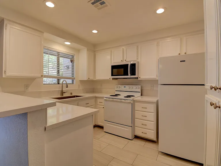 6867 Tamarus St #202 — Photo 5