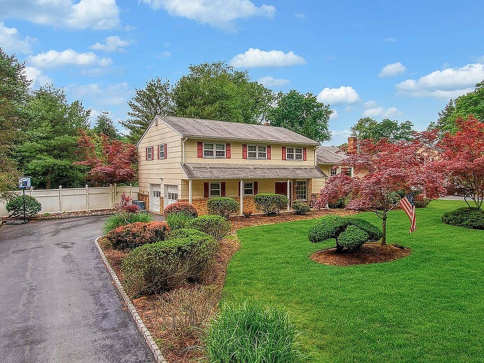 1st image of 299 River Dr