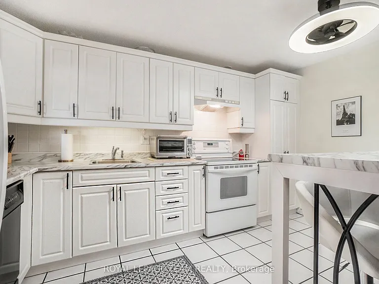 1356 Meadowlands Dr E #705 — Photo 13