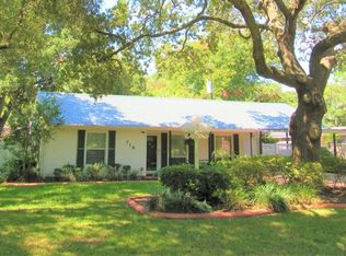 718 Meadow Ln, Wharton, TX 77488