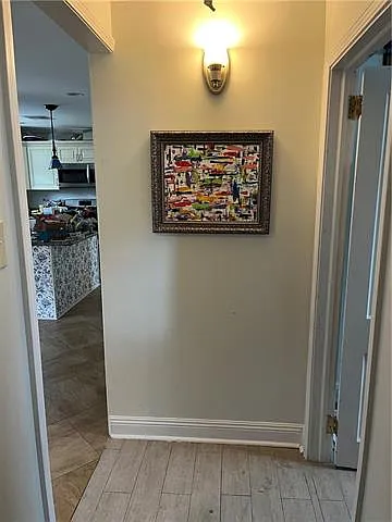 460 Carrollton Ave — Photo 11