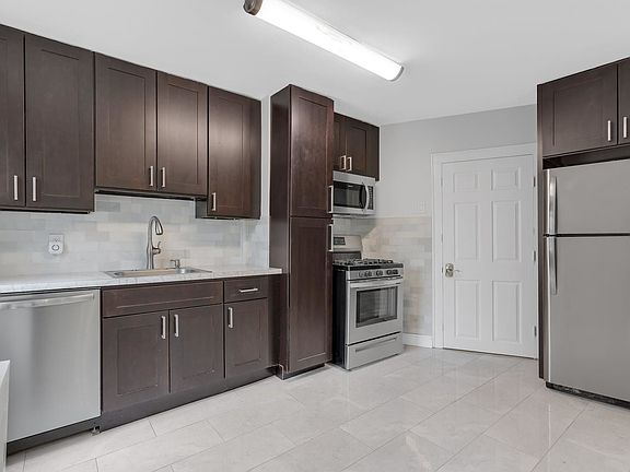 2nd image of 85 Stuyvesant Ave #2