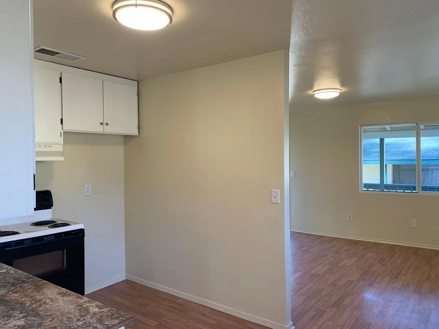 18300 Yosemite Rd — Photo 2