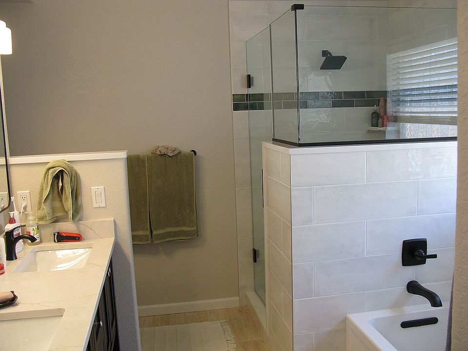 Mstr. Bathroom