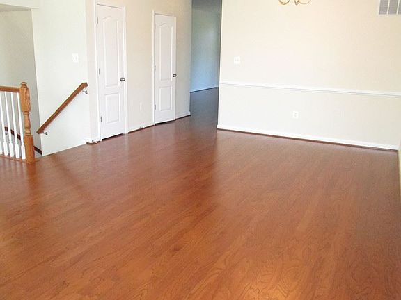 4th image of 714 Hidden Oak Ln
