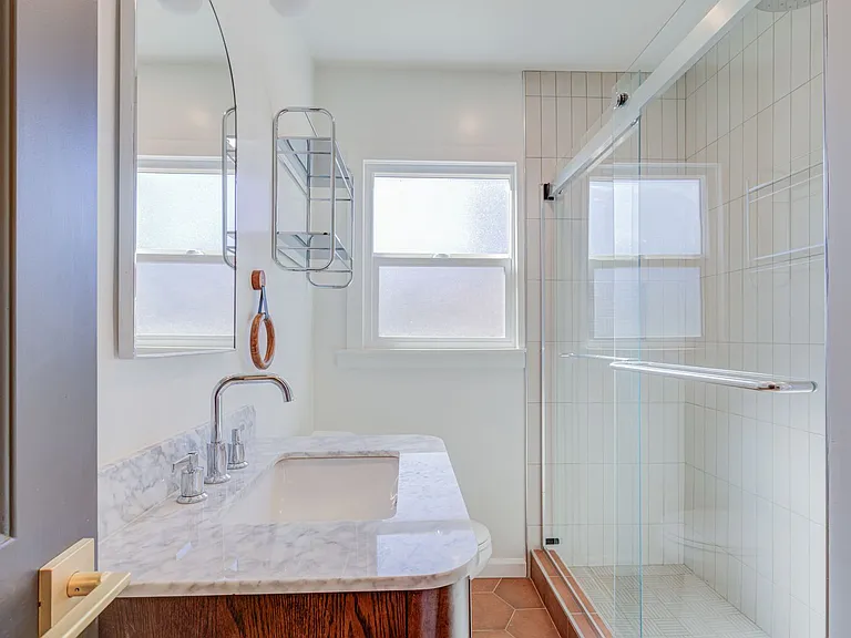 Riverside Residences — Photo 15