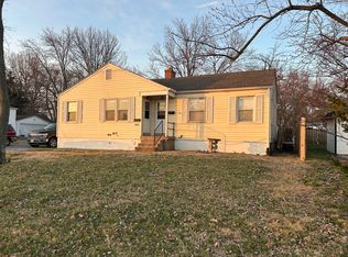 10414 Saint Charles Rock Rd, Saint Ann, MO 63074