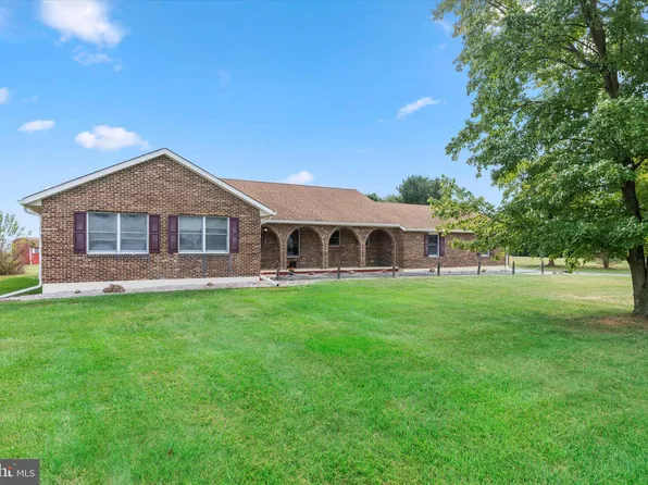 207 E Dickerson Ln, Middletown, DE 19709