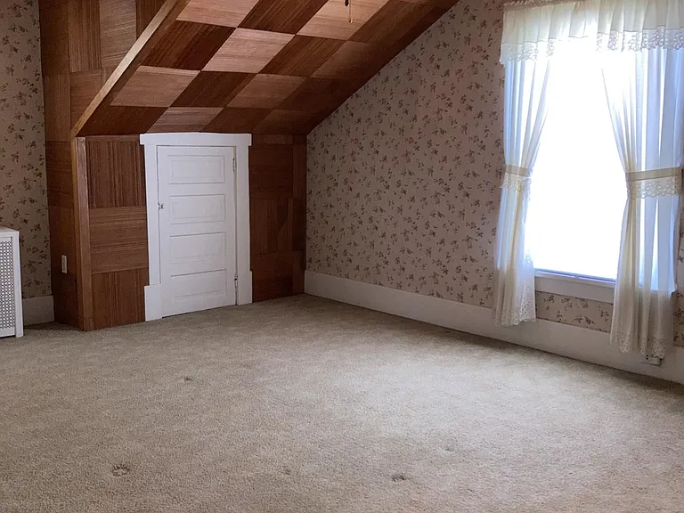 1142 Bechtel St — Photo 18