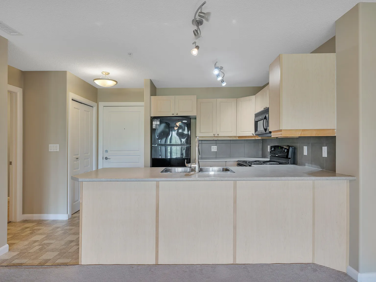 300 Palisades Way, Sherwood Park — Photo 3