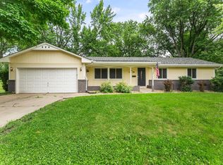 8460 Westbend Rd, Golden Valley, MN 55427