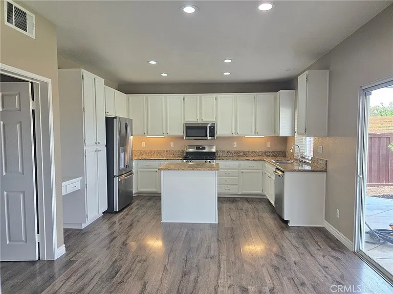 43160 Volterra St — Photo 3