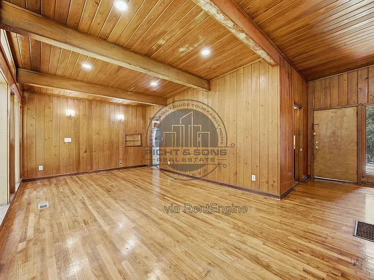 2203 Amelia Cir — Photo 4