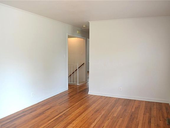 2nd image of 2706 Summit Ave