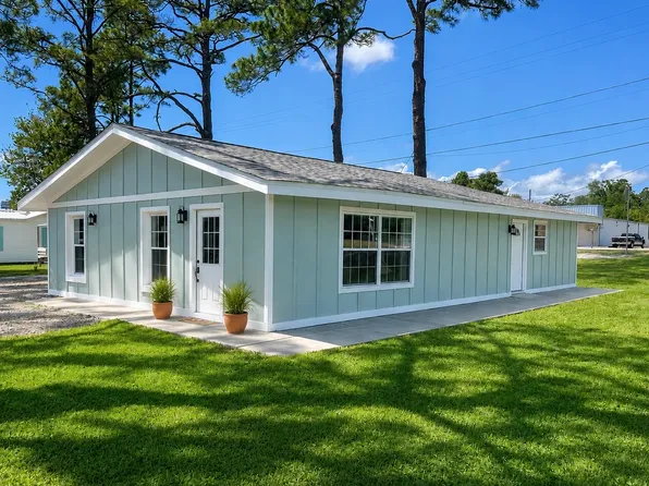 307 SE Avenue B #B, Carrabelle, FL 32322