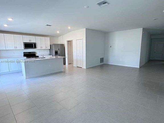 4th image of 17245 Cantu Ct #17245