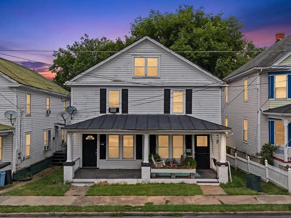 730 W John St