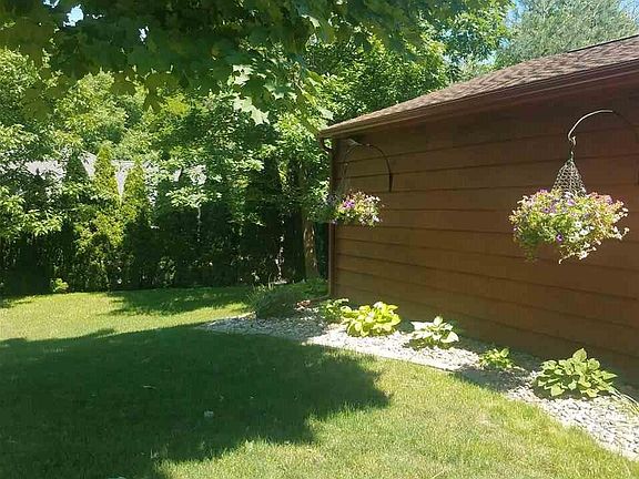 3rd image of 1001 Collins Ct
